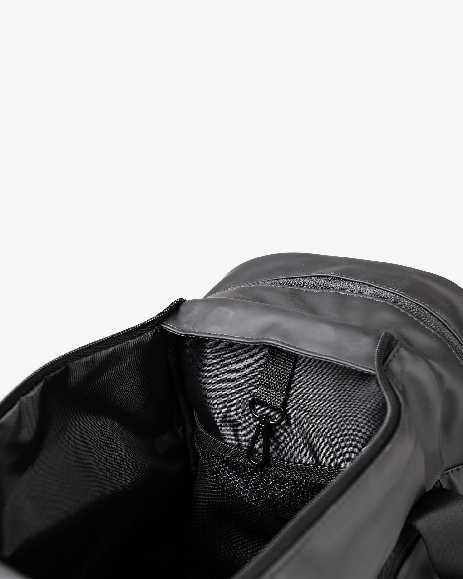 gym-bag-black-t7 Smartshake_GymBag_Black_detail.jpg
